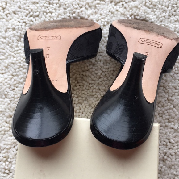 Coach Isla Slides.  Size 7 - Picture 2 of 8